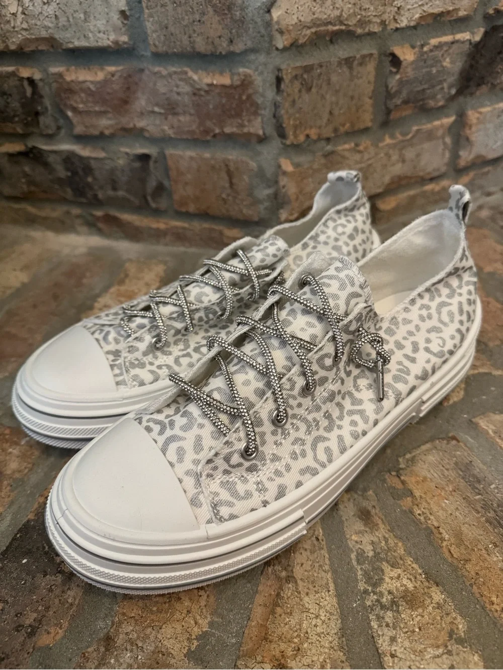 Very G  Leopard Print Canvas Slip-On Sneakers - White/Grey Sparkly  Size 11